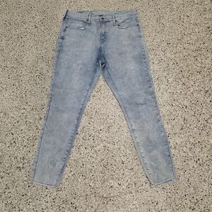 Universal Thread Women's Light Wash Skinny Jeans